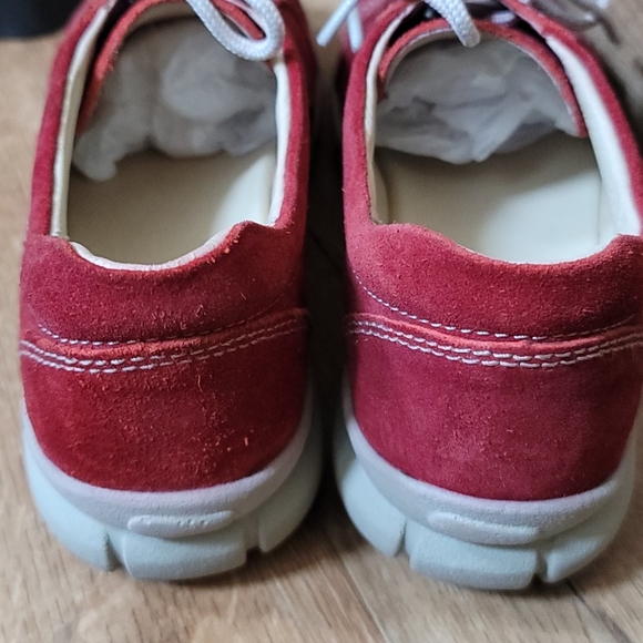 Red Sneak - Picture 7 of 7